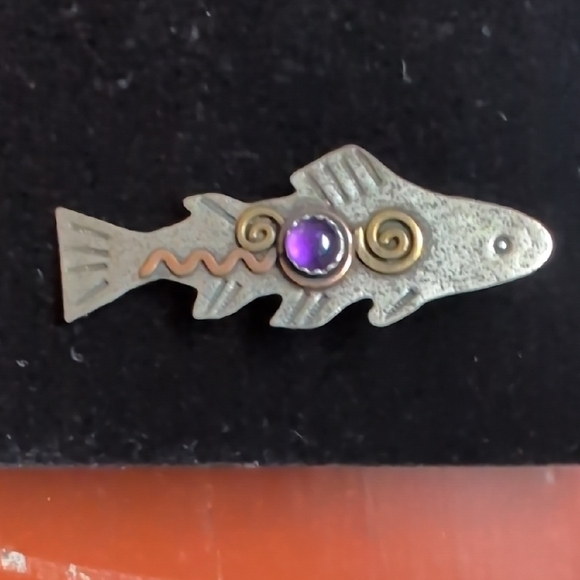 Sterling Silver Artisan Brooch with Purple Gem - Picture 4 of 5